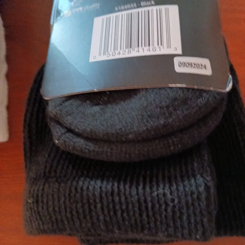 COMFORT COPPER INFUSED SOCKS SIZE SMALL MEDIUM  3 Black   3 White